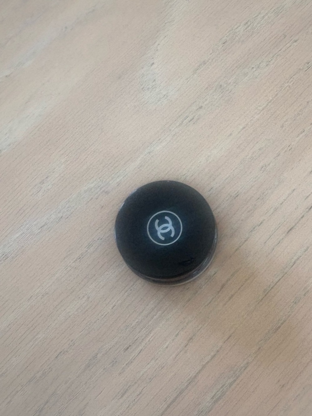Chanel eye cream sample. Sublimage
You get exactly what is shown in picture.